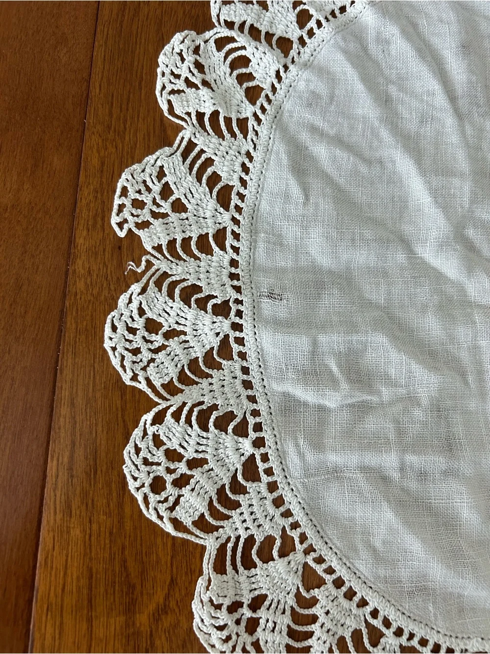 White Crochet Edge Oval Table Doily - Classic Home Dining Accent